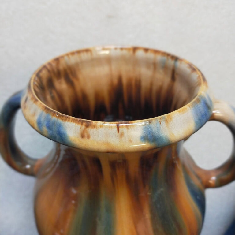 Bennetts Pottery Adelaide vase