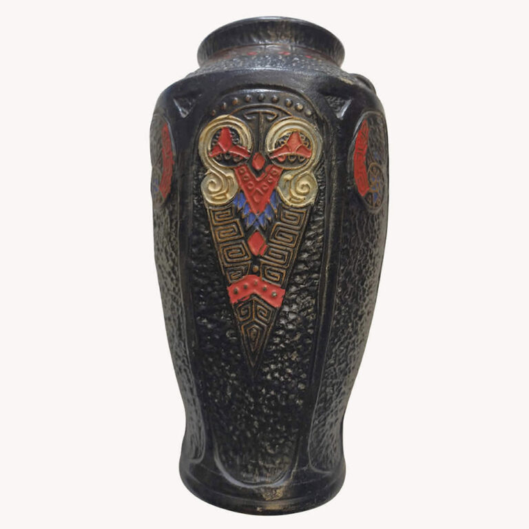 Japanese Tokanabe Pottery vase c.1920s