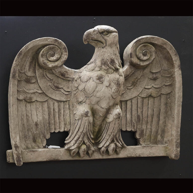 An eagle wall planter statue