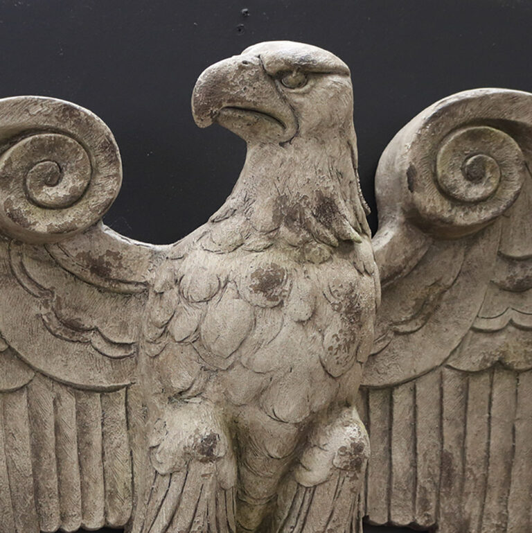An eagle wall planter statue