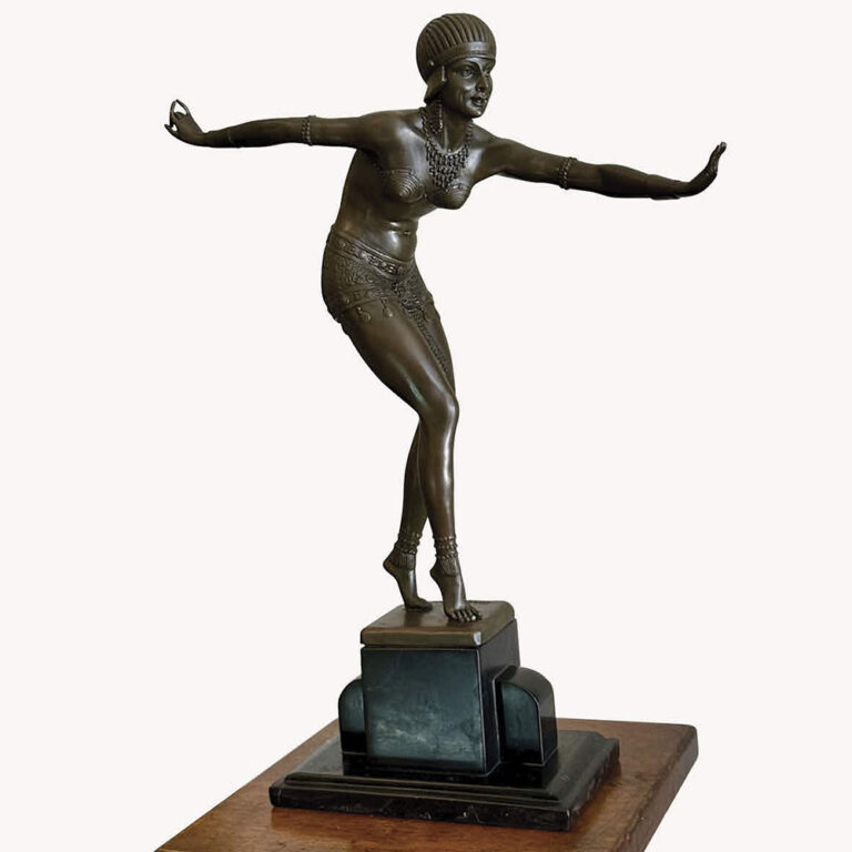 Fabulous bronze sculpture of a Phoenician Dancer after D. Chiparus (1886-1946) on a black marble base