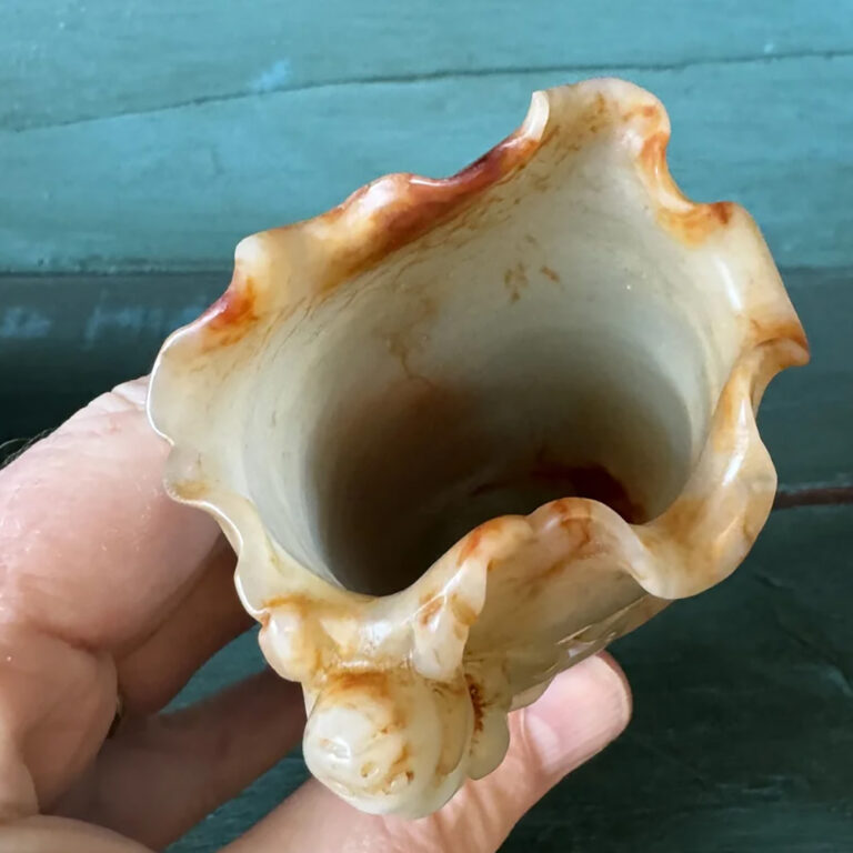 Finely carved 19th century Chinese jade brush washer