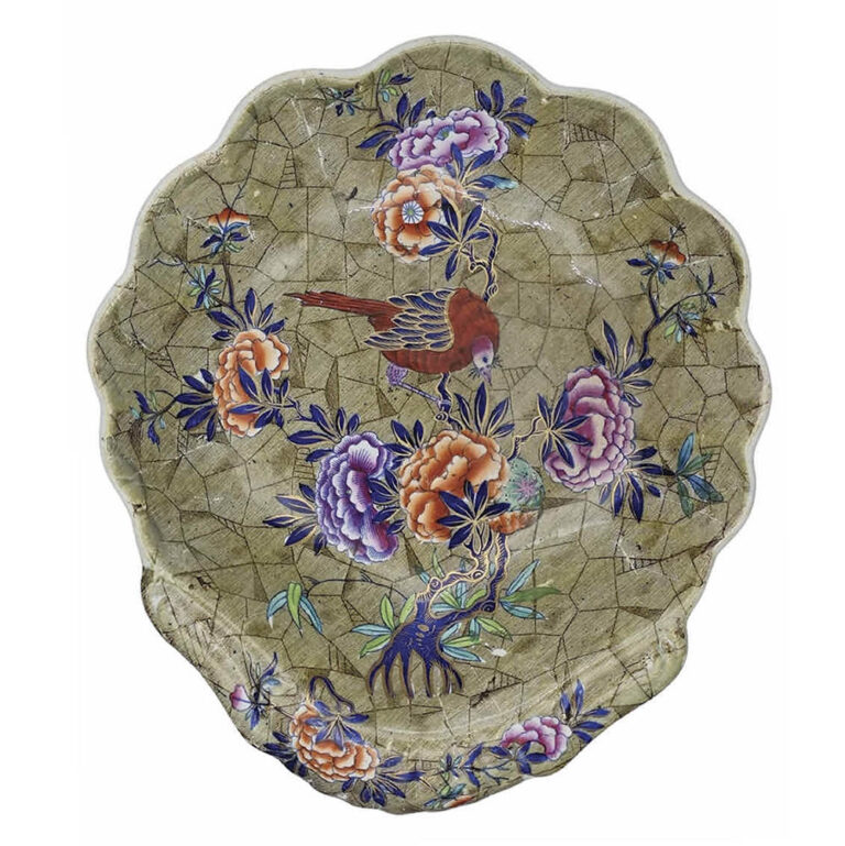 A Spode porcelain shell-shaped dish from a dessert set in the Tumbledown Dick pattern