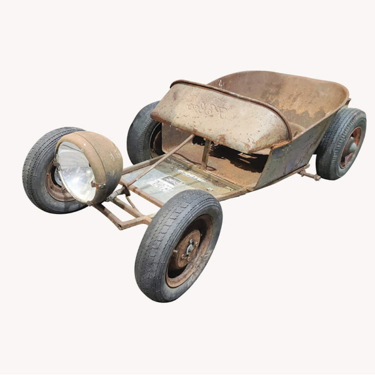 Hand made rusty hot rod billy cart