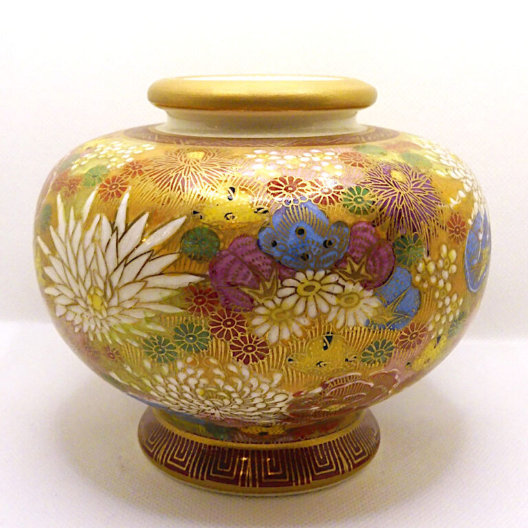 Satsuma vase, Taisho period (1912–1926).
