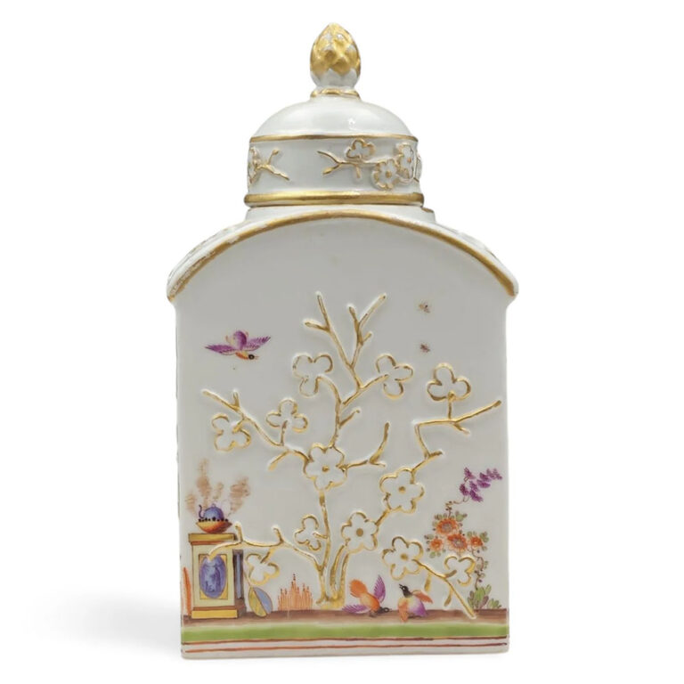 A very early Meissen porcelain tea canister with raised, gilt and painted decoration; the painted decoration in the manner of Höroldt, c.1730