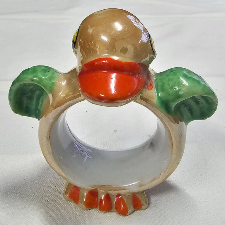 A vintage novelty lustre ware ceramic serviette ring in the form of a duck, made in Japan