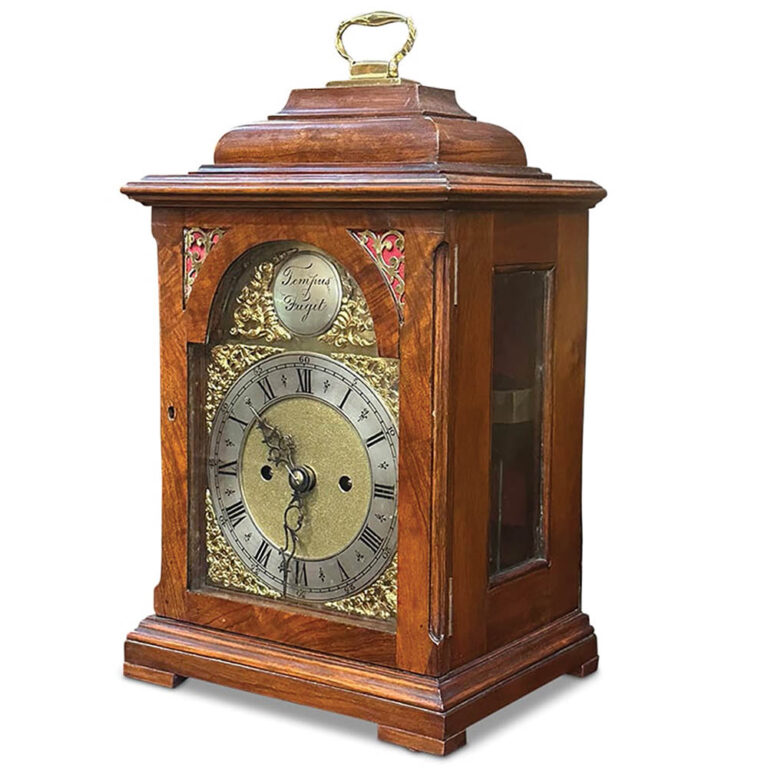 19th century English walnut bracket clock With 8 day fusee movement