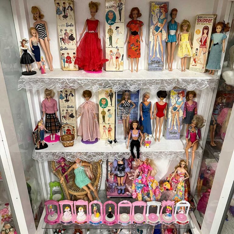 Barbie, Cindy, Skipper, Ken dolls collection at auction