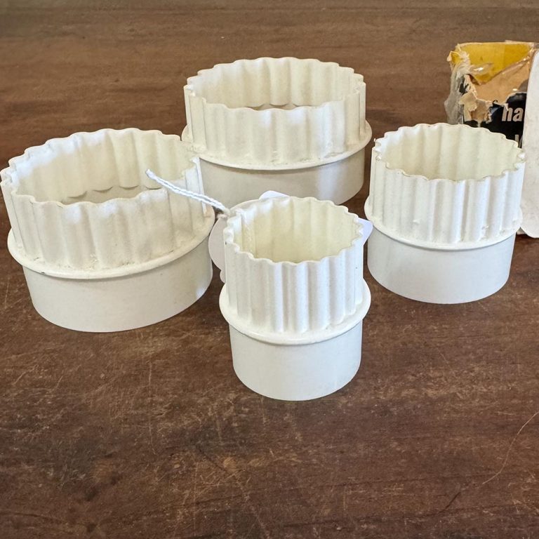 Set of Snaithway vintage scone and biscuit cutters