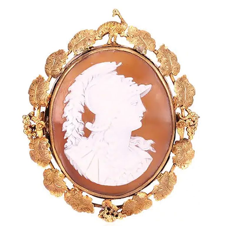 Rare early Australian 15ct gold antique cameo brooch Athena, the daughter of Zeus c.1865