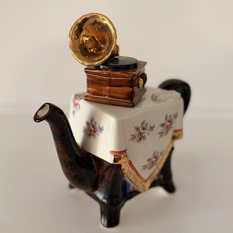 Tony Carter novelty teapot