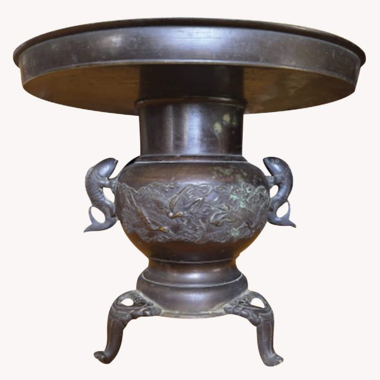 Japanese Meiji bronze Usubata vase