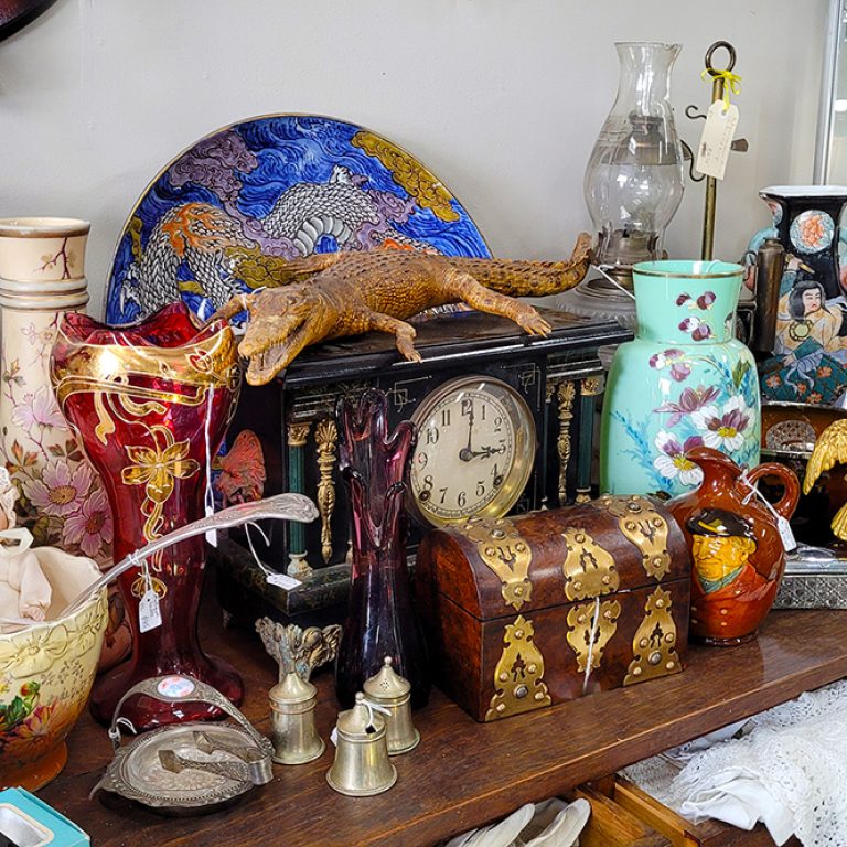 aprils-antiques-and-collectables-main