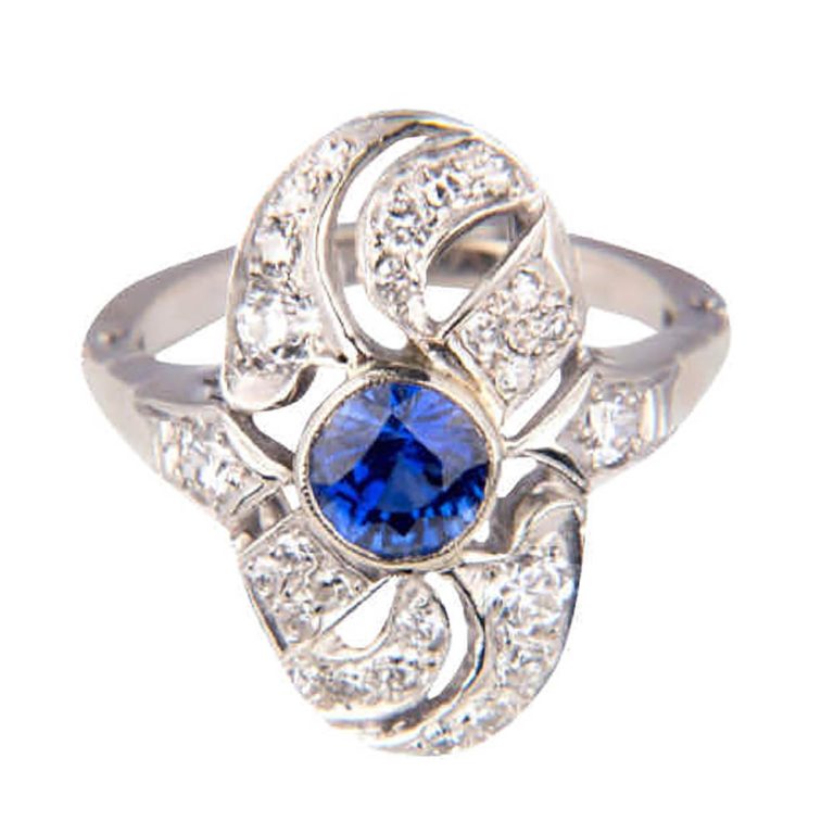 art deco diamond and sapphire ring