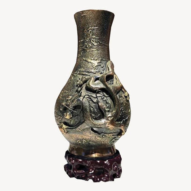 Japanese bronze vase in dragon design