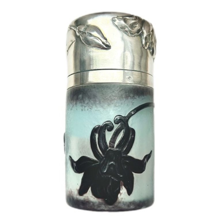 cache-antiques-31-daum-cameo-glass