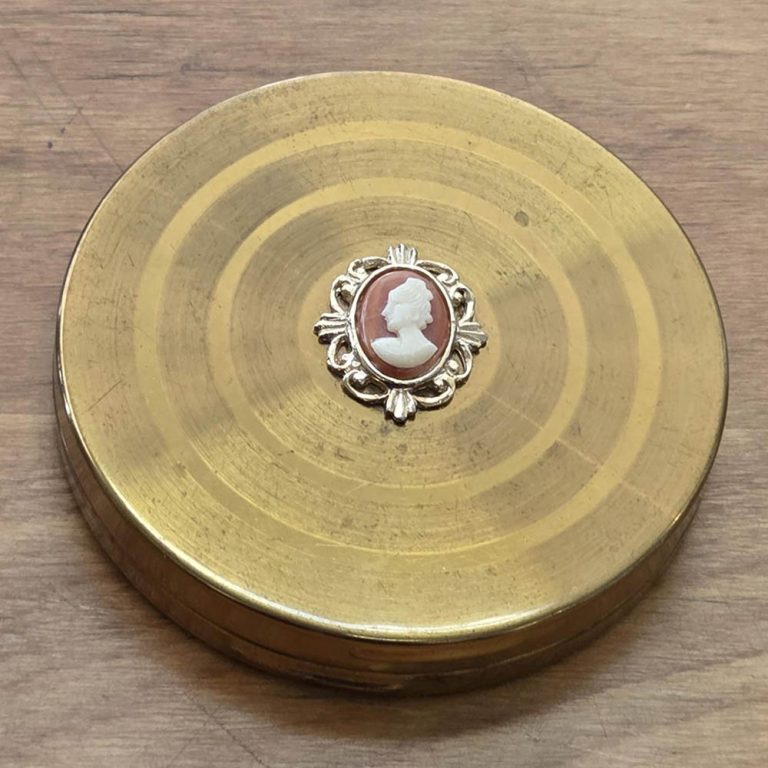 Vintage powder compact