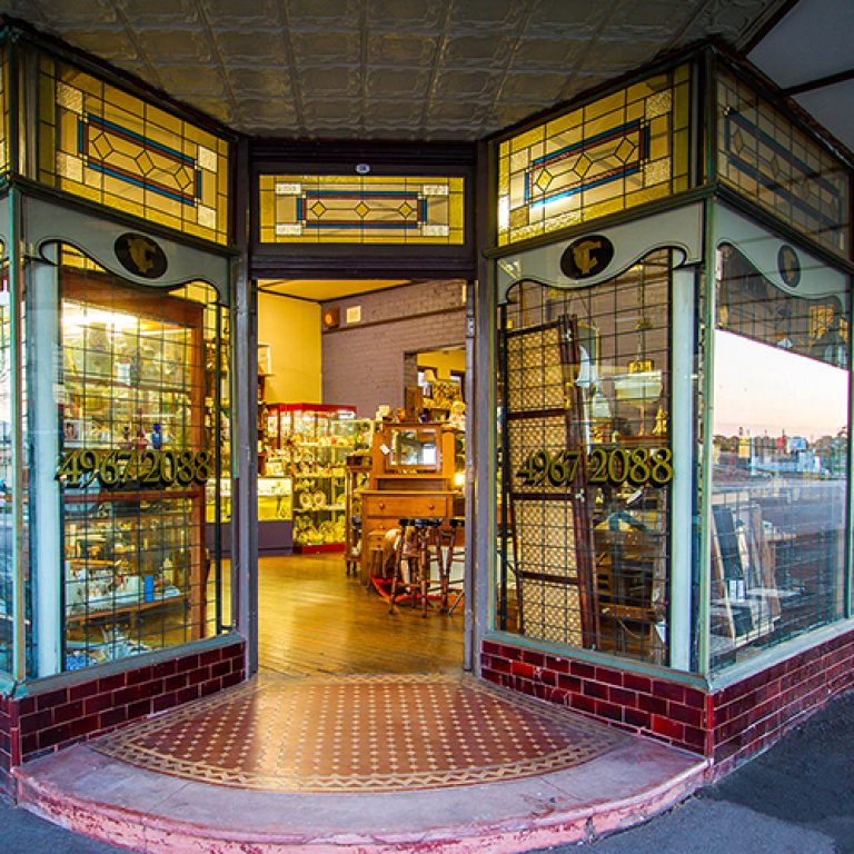 coliseum-antiques-main