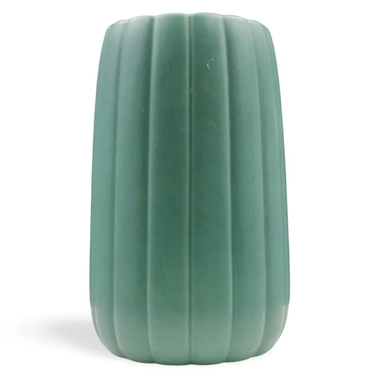 Wedgwood by Keith Murray, shape 4128 vase