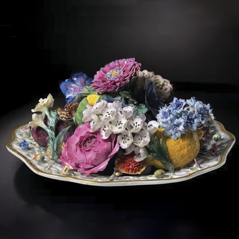 very rare Meissen trompe l’œil dish Attributed to J.J. Kaendler, c.1740-45