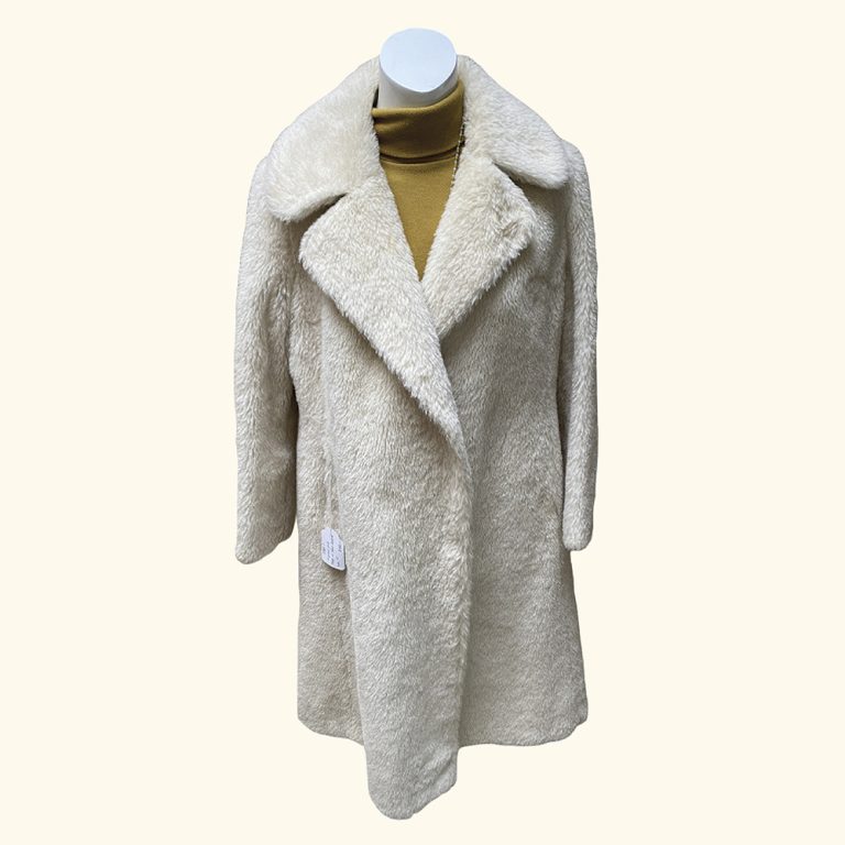 morpeth-antique-centre-6-vintage-coat