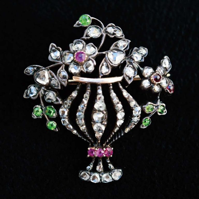 paraphernalia-19th-century-brooch