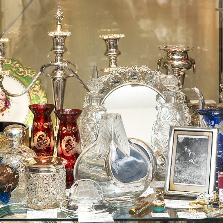 past-connections-antiques-main