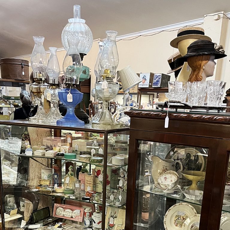 periwinkle-antiques.main