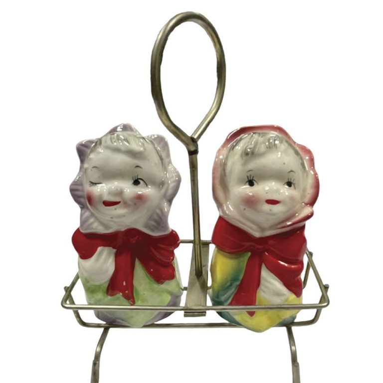 Vintage babies salt and pepper shaker