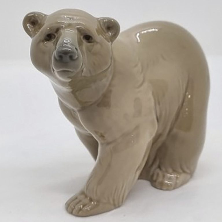 tamworth-collectables-5-lladro-bear-figurine