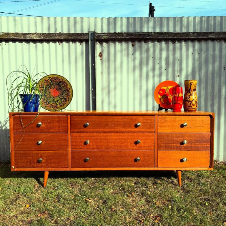 wildes-antiques-1960s-chest-drawers